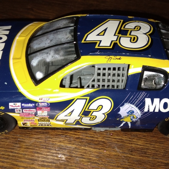 Car model - Picture 2 of 4